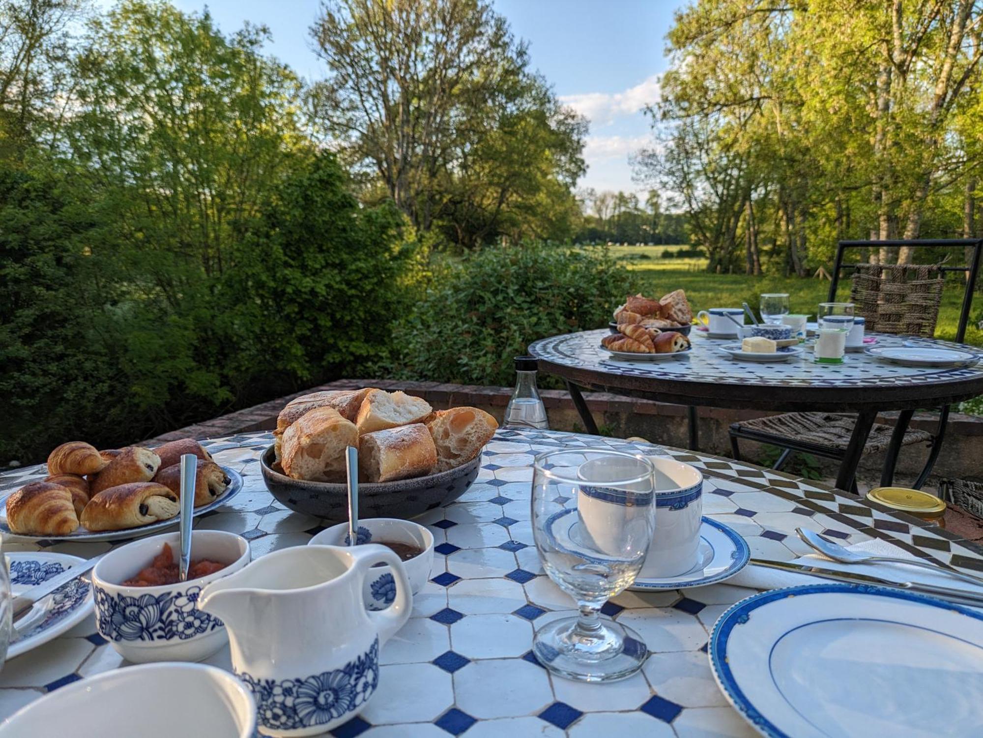 Mézilles Le Moulin Grenon Bed & Breakfast エクステリア 写真